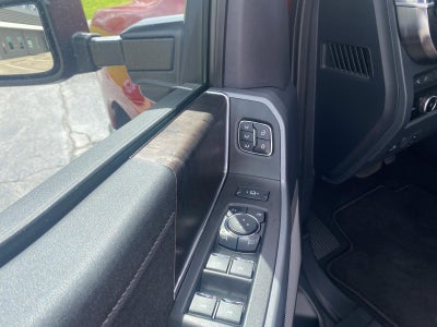 2023 Ford Super Duty F-250 SRW LARIAT 4WD Crew Cab 6.75' Box