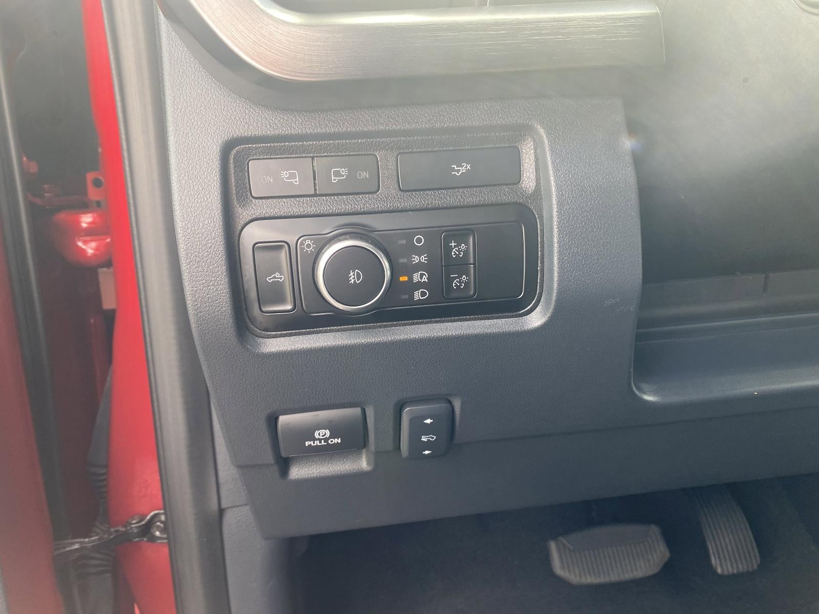 2023 Ford Super Duty F-250 SRW LARIAT 4WD Crew Cab 6.75' Box