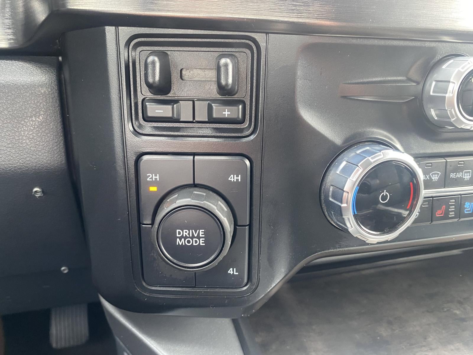 2023 Ford Super Duty F-250 SRW LARIAT 4WD Crew Cab 6.75' Box