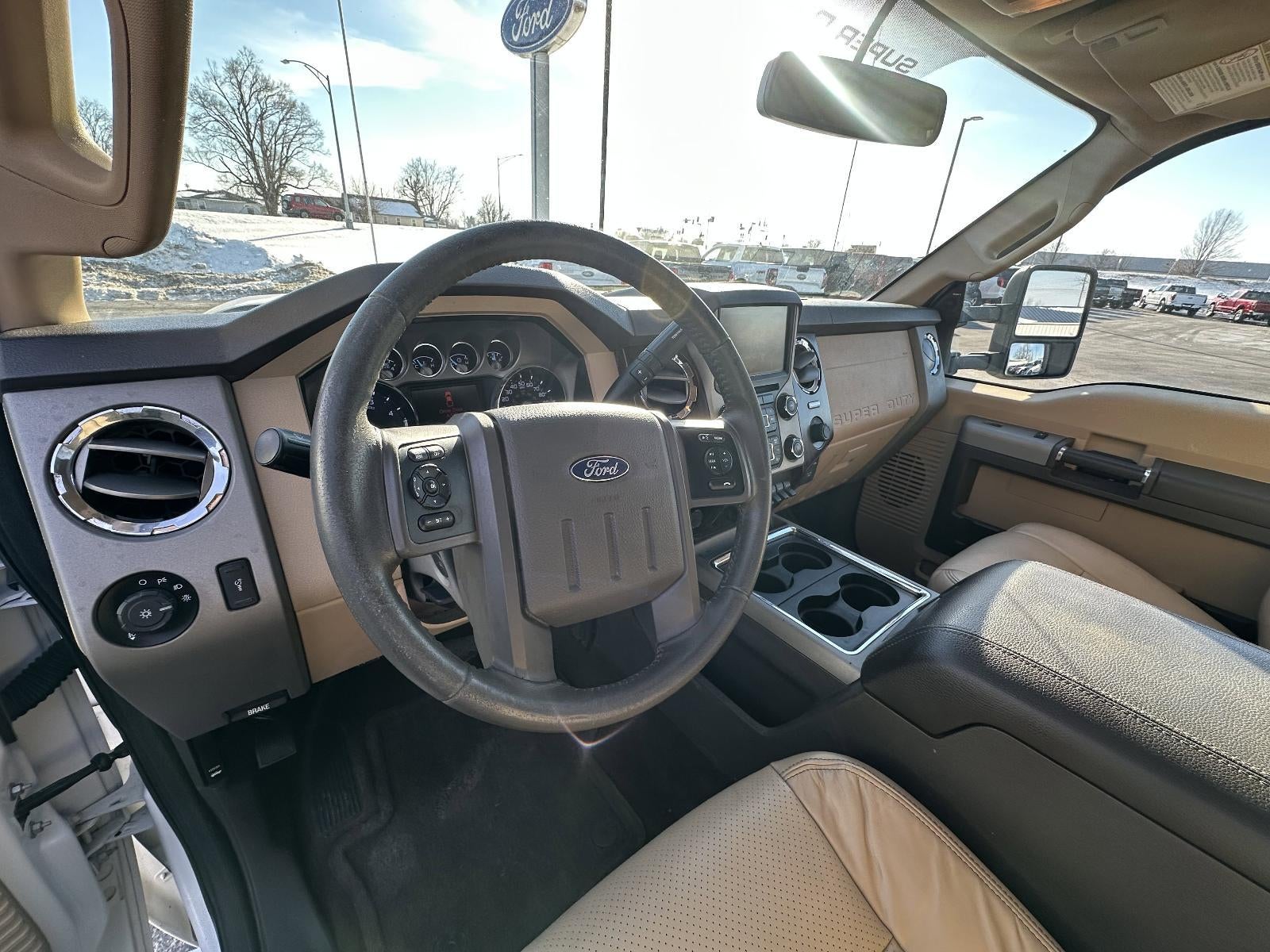 2016 Ford Super Duty F-350 SRW 4WD Crew Cab 6-3/4 Ft Box Lariat