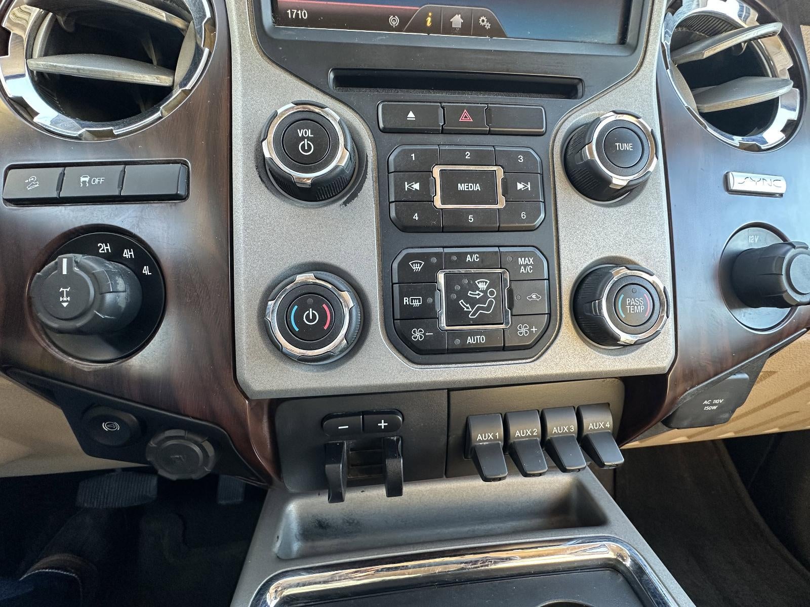 2016 Ford Super Duty F-350 SRW 4WD Crew Cab 6-3/4 Ft Box Lariat