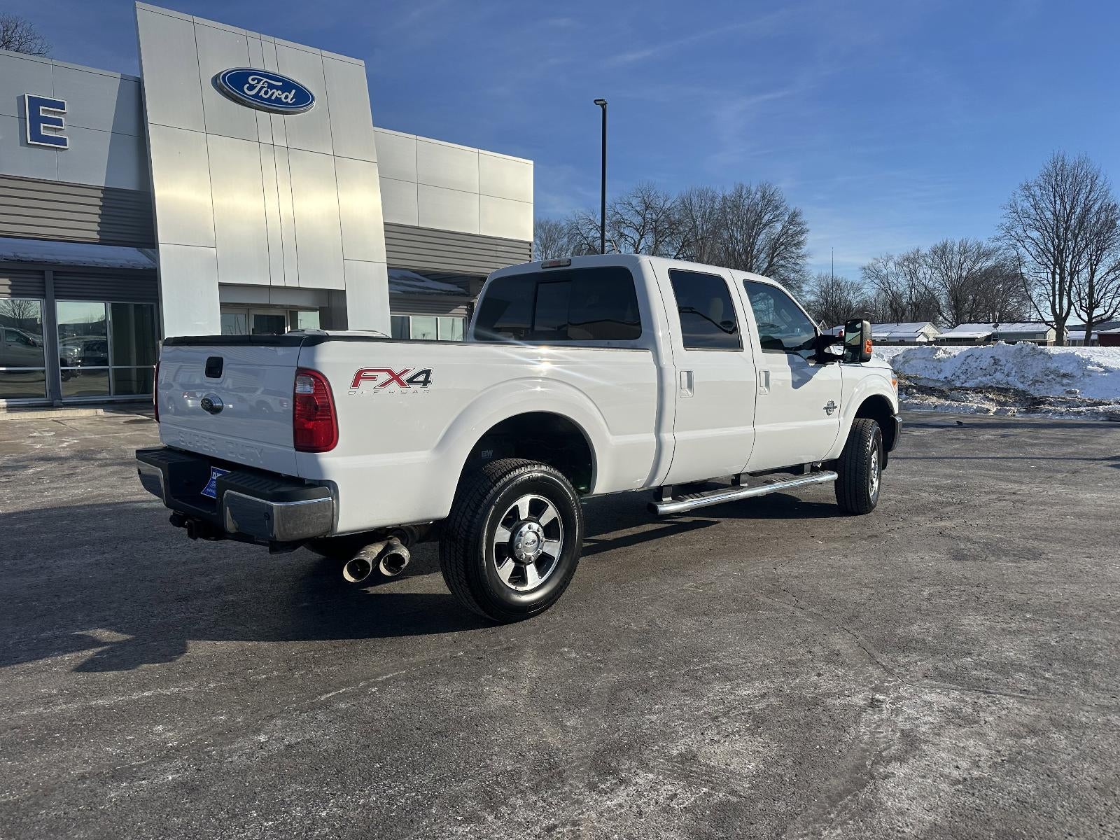2016 Ford Super Duty F-350 SRW 4WD Crew Cab 6-3/4 Ft Box Lariat