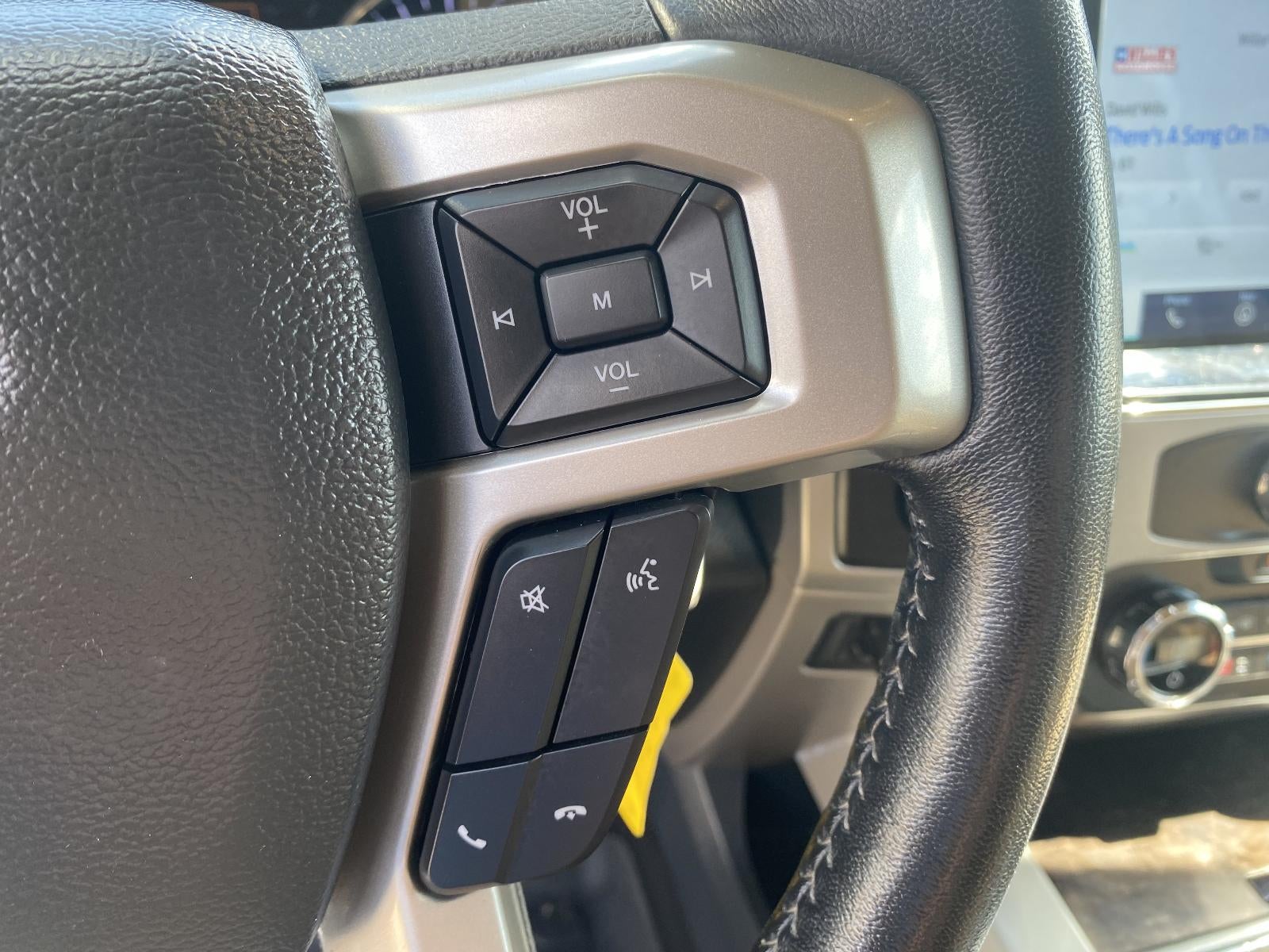 2022 Ford Super Duty F-350 SRW LARIAT 4WD Crew Cab 6.75' Box