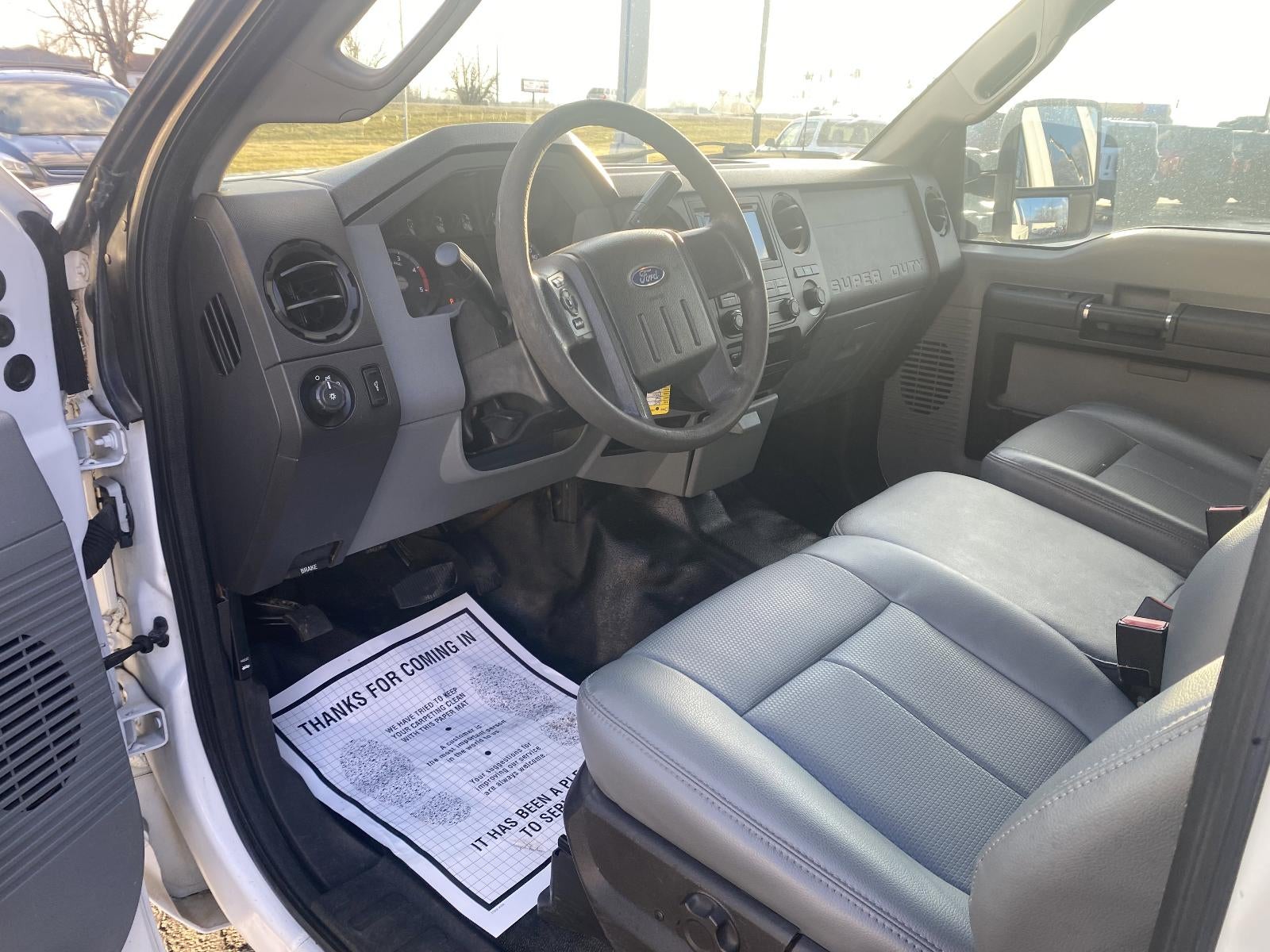 2015 Ford Super Duty F-350 SRW 4WD Crew Cab 6-3/4 Ft Box XL