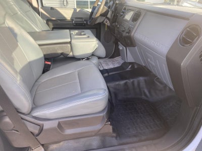 2015 Ford Super Duty F-350 SRW 4WD Crew Cab 6-3/4 Ft Box XL