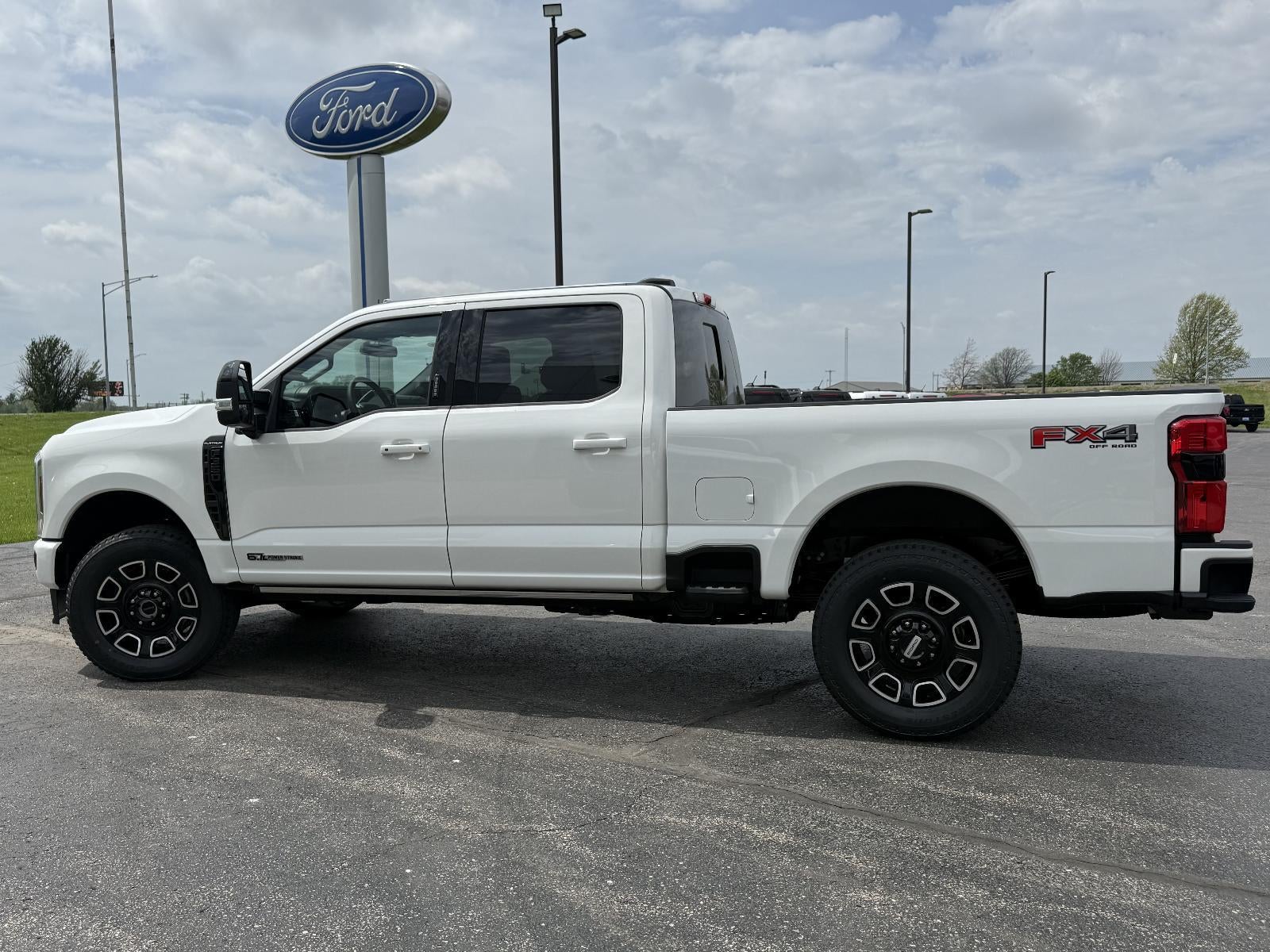 2026 Ford Super Duty F-350 SRW Platinum 4WD Crew Cab 6.75' Box