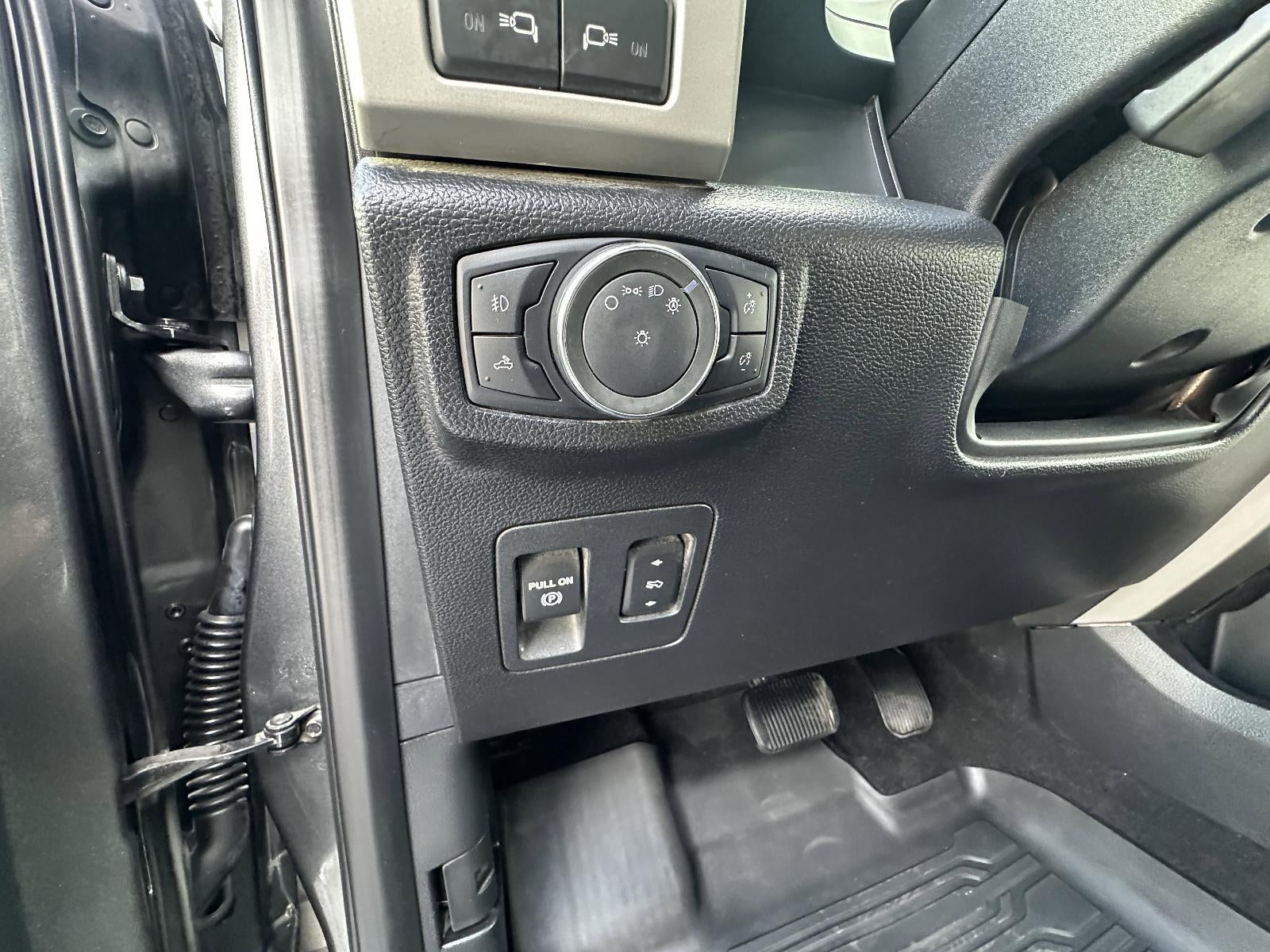 2019 Ford F-150 LARIAT 4WD SuperCrew 5.5' Box