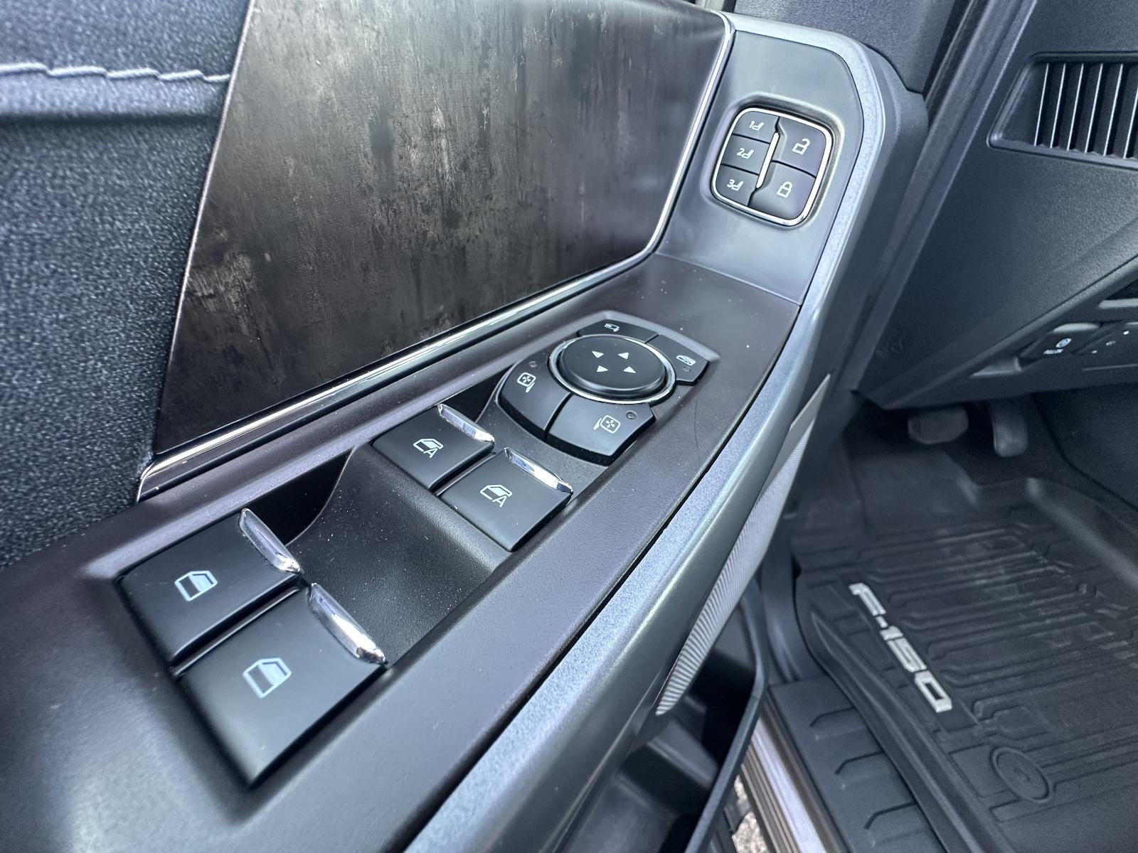 2023 Ford F-150 LARIAT 4WD SuperCrew 5.5' Box
