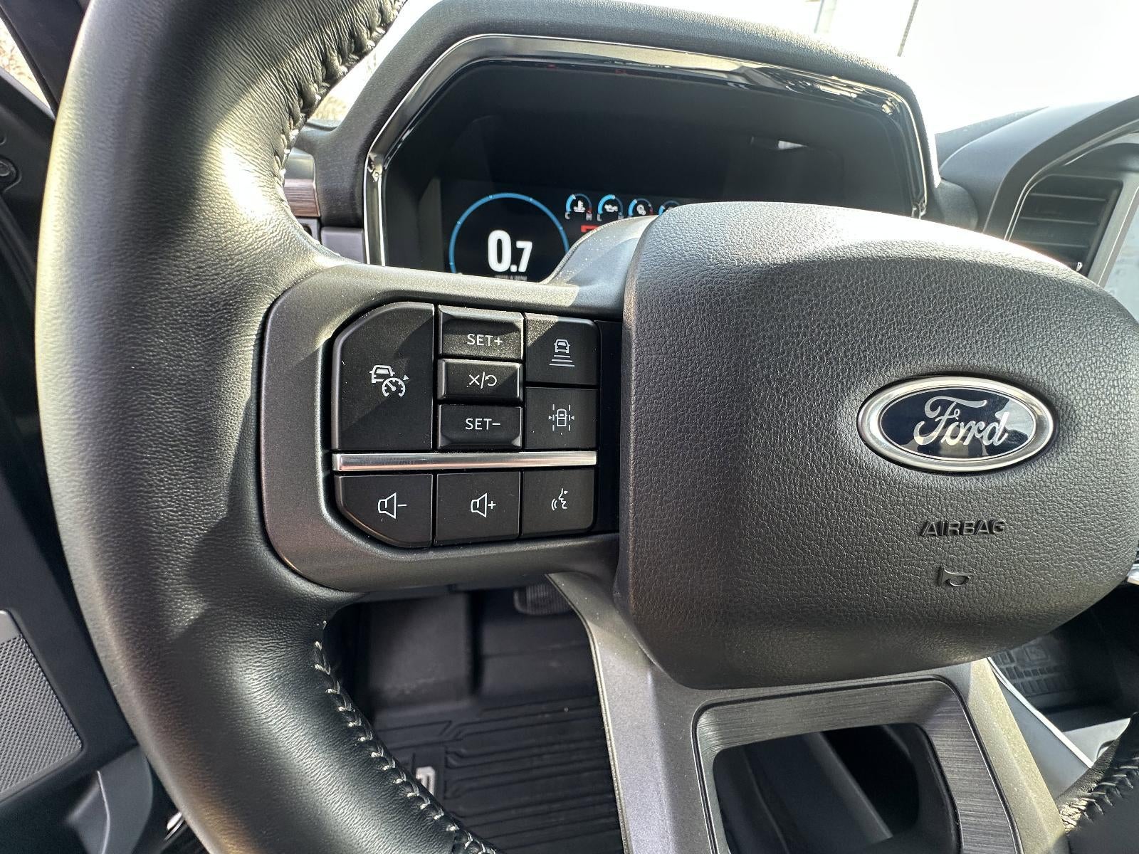 2022 Ford F-150 LARIAT 4WD SuperCrew 5.5' Box