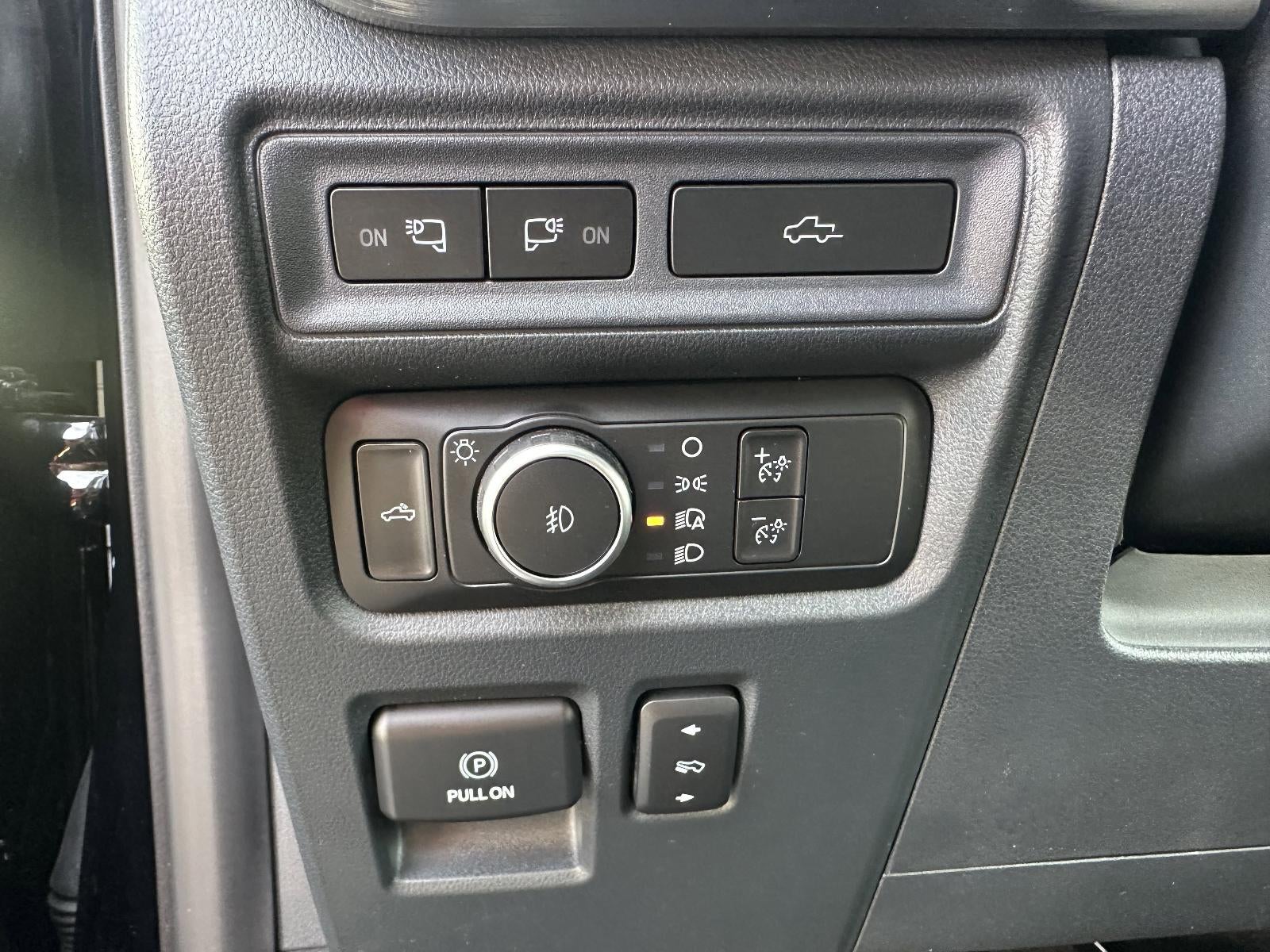 2022 Ford F-150 LARIAT 4WD SuperCrew 5.5' Box