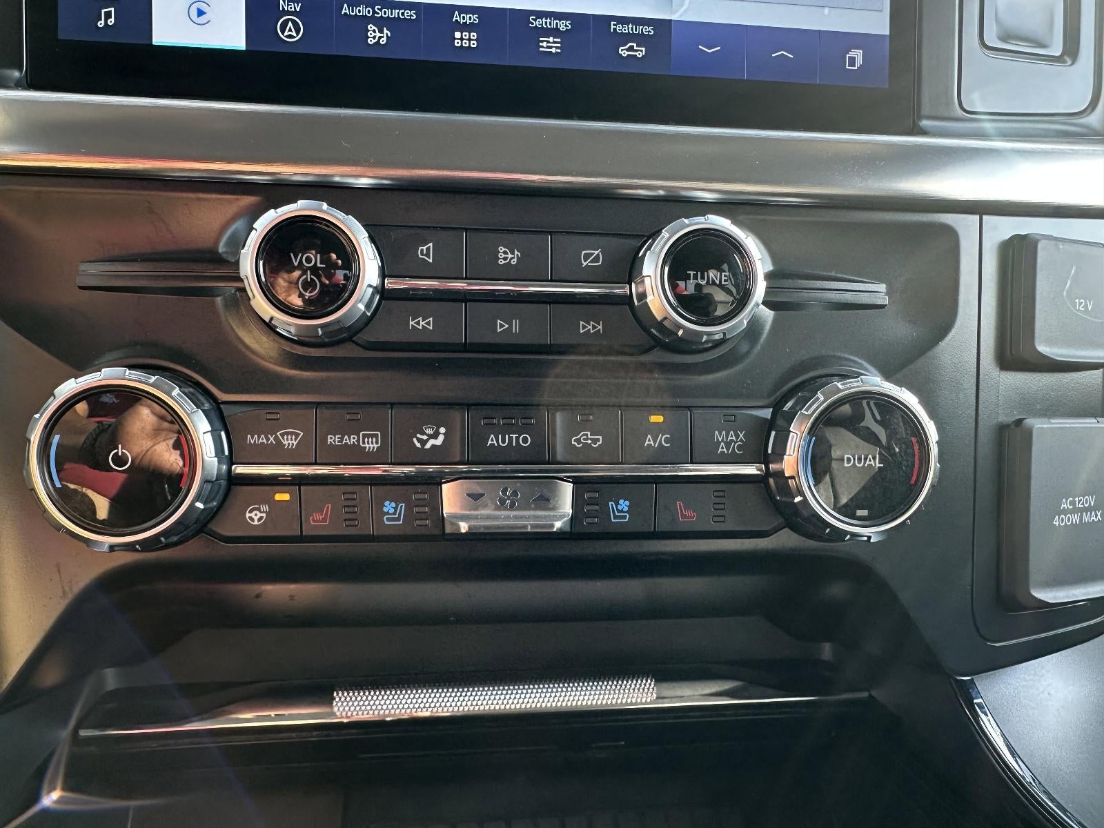 2022 Ford F-150 LARIAT 4WD SuperCrew 5.5' Box