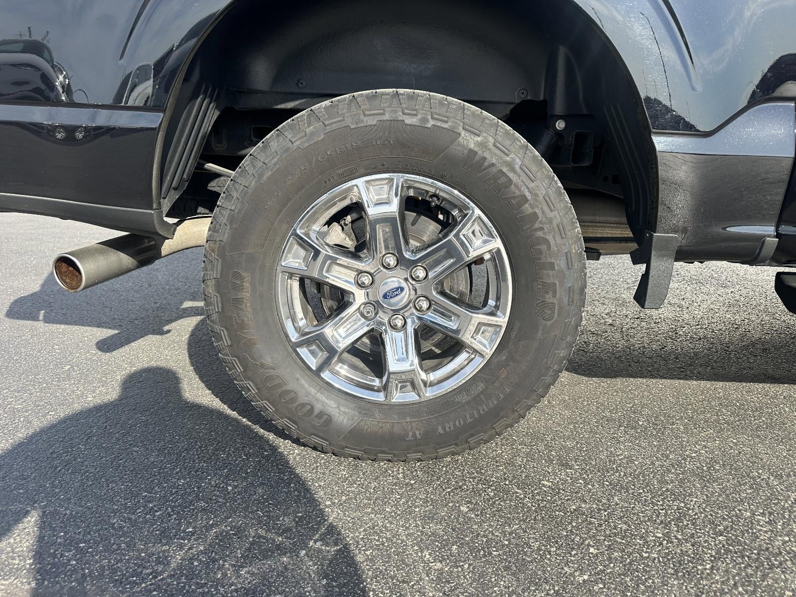 2022 Ford F-150 LARIAT 4WD SuperCrew 5.5' Box