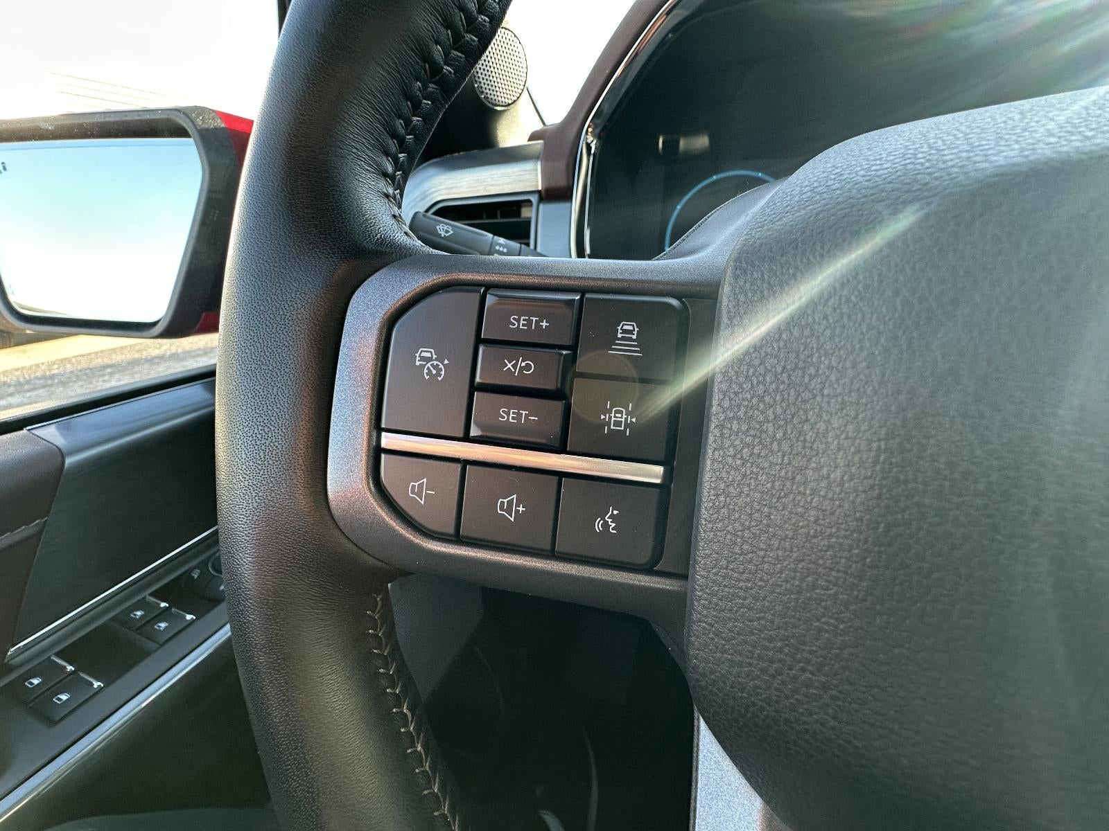 2023 Ford F-150 LARIAT 4WD SuperCrew 5.5' Box