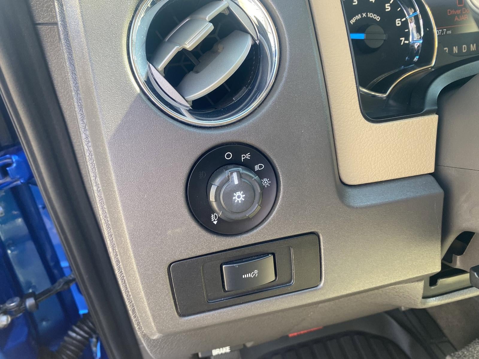 2013 Ford F-150 4WD SuperCrew 5-1/2 Ft Box XLT