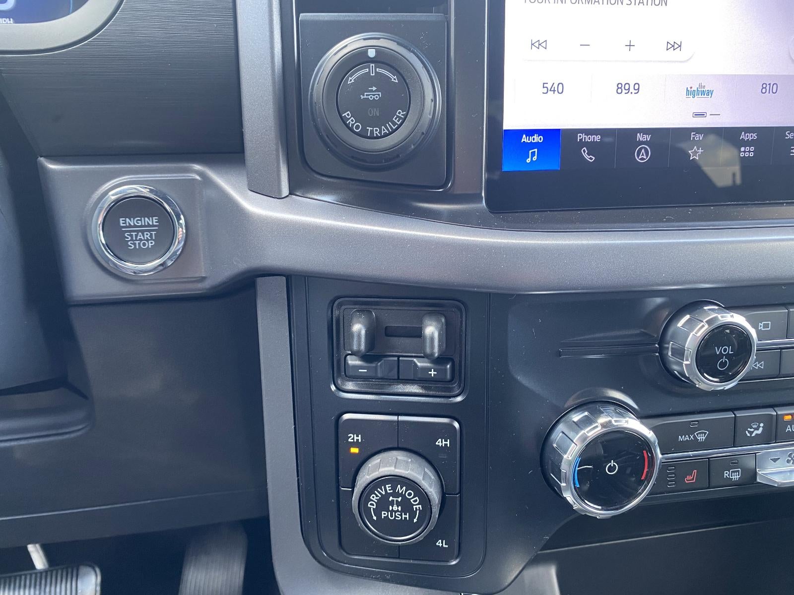 2026 Ford F-150 XLT 4WD SuperCrew 5.5' Box