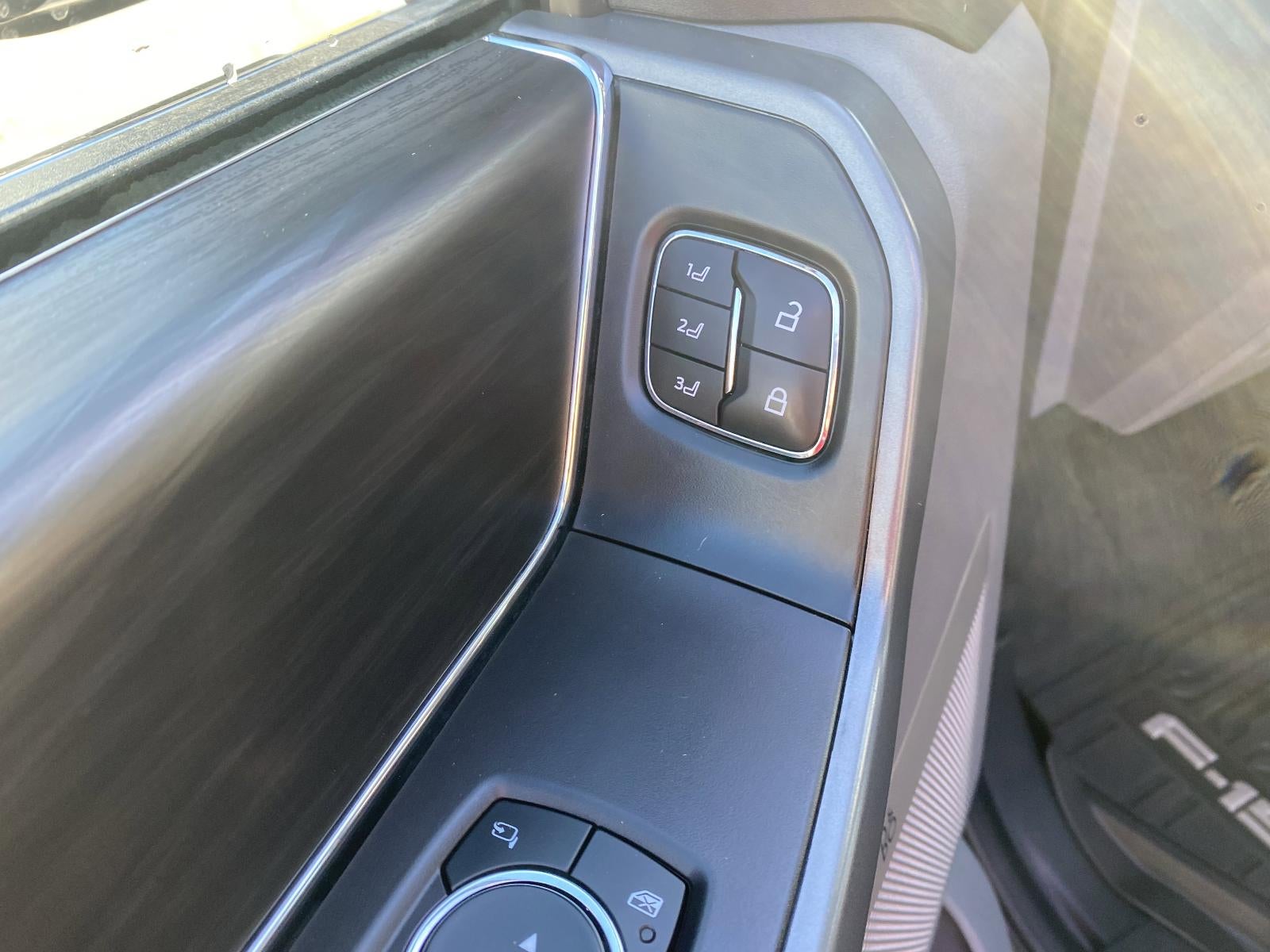 2024 Ford F-150 LARIAT 4WD SuperCrew 5.5' Box