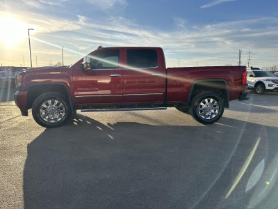 2018 GMC Sierra 2500 HD Crew Cab Standard Box 4-Wheel Drive Denali