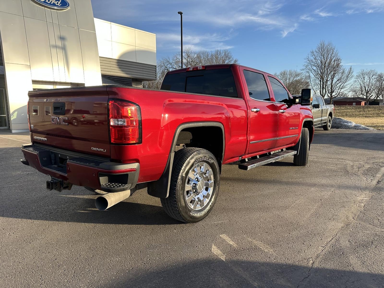 2018 GMC Sierra 2500 HD Crew Cab Standard Box 4-Wheel Drive Denali