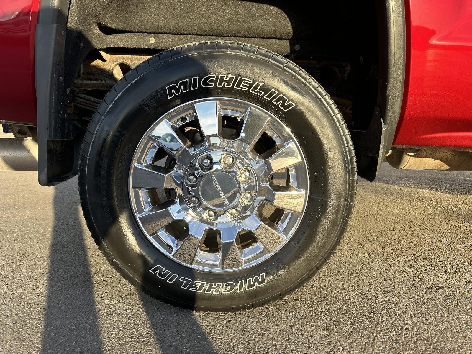 2018 GMC Sierra 2500 HD Crew Cab Standard Box 4-Wheel Drive Denali