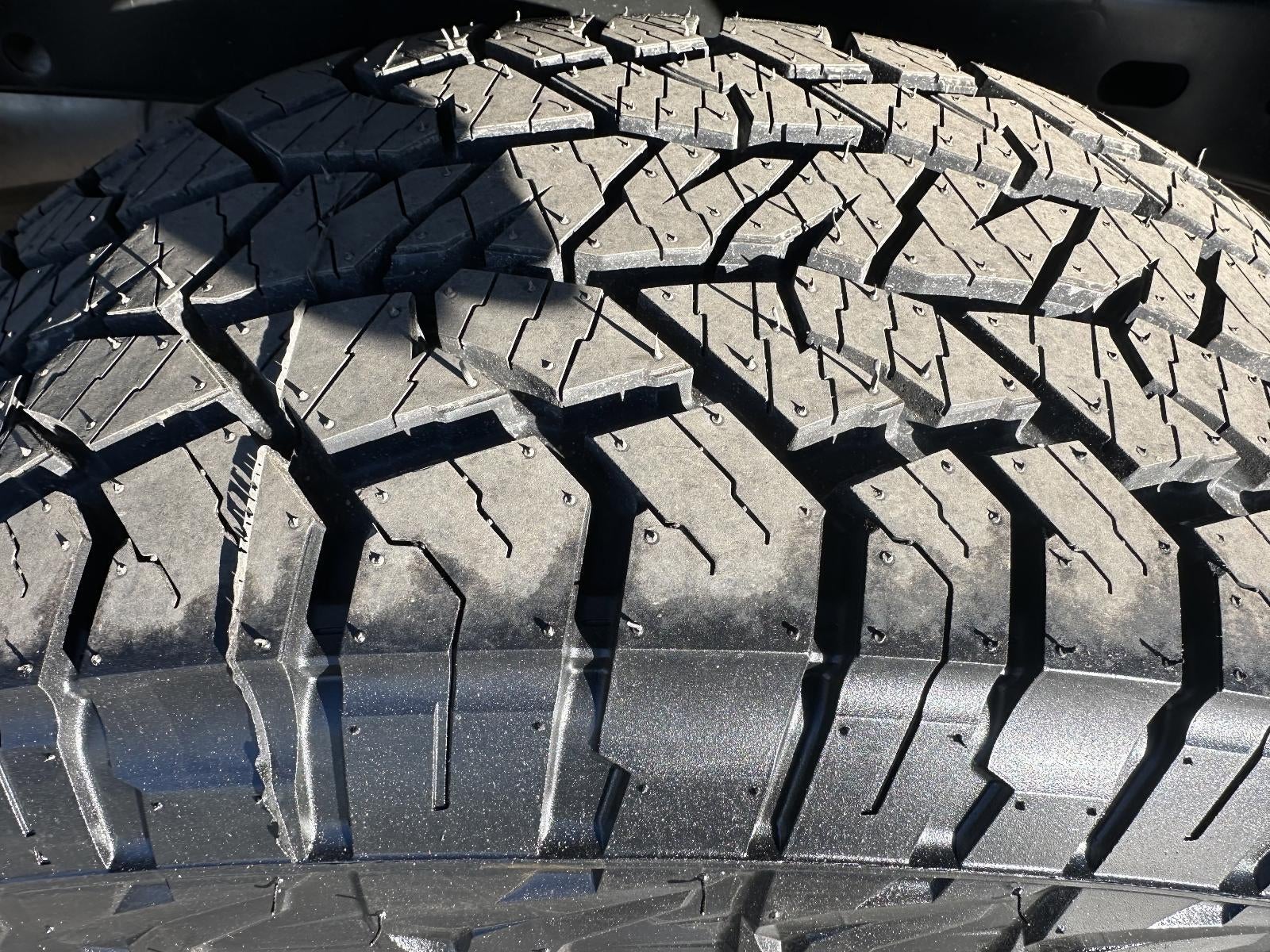 2021 GMC Canyon Crew Cab Short Box 4-Wheel Drive AT4 w/Leather