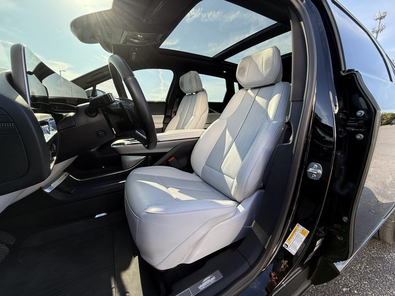 2024 Cadillac LYRIQ 4dr Sport w/1SJ