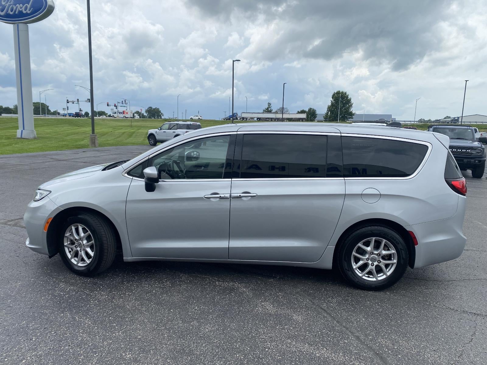 2023 Chrysler Pacifica Touring L FWD