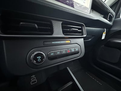 2025 Ford Maverick XL AWD SuperCrew