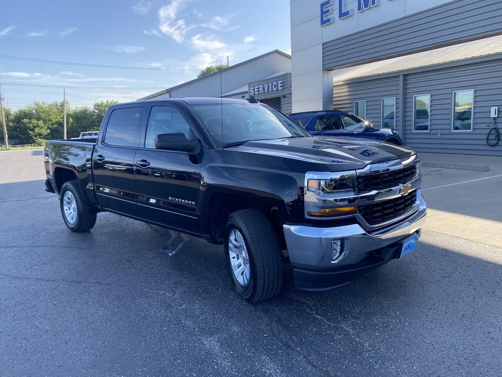 Used 2016 Chevrolet Silverado 1500 LT with VIN 3GCUKREC0GG174353 for sale in Kansas City