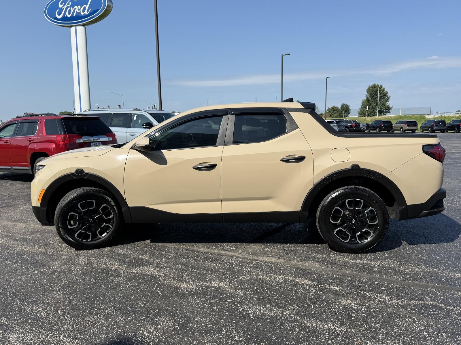Used 2023 Hyundai Santa Cruz SEL with VIN 5NTJBDAE4PH075248 for sale in Kansas City