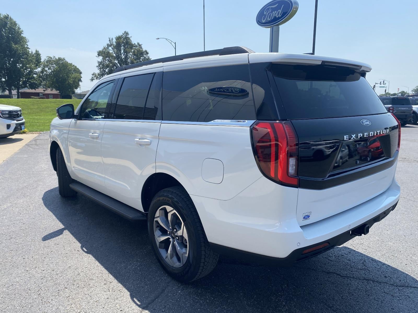 2027 Ford Expedition Active