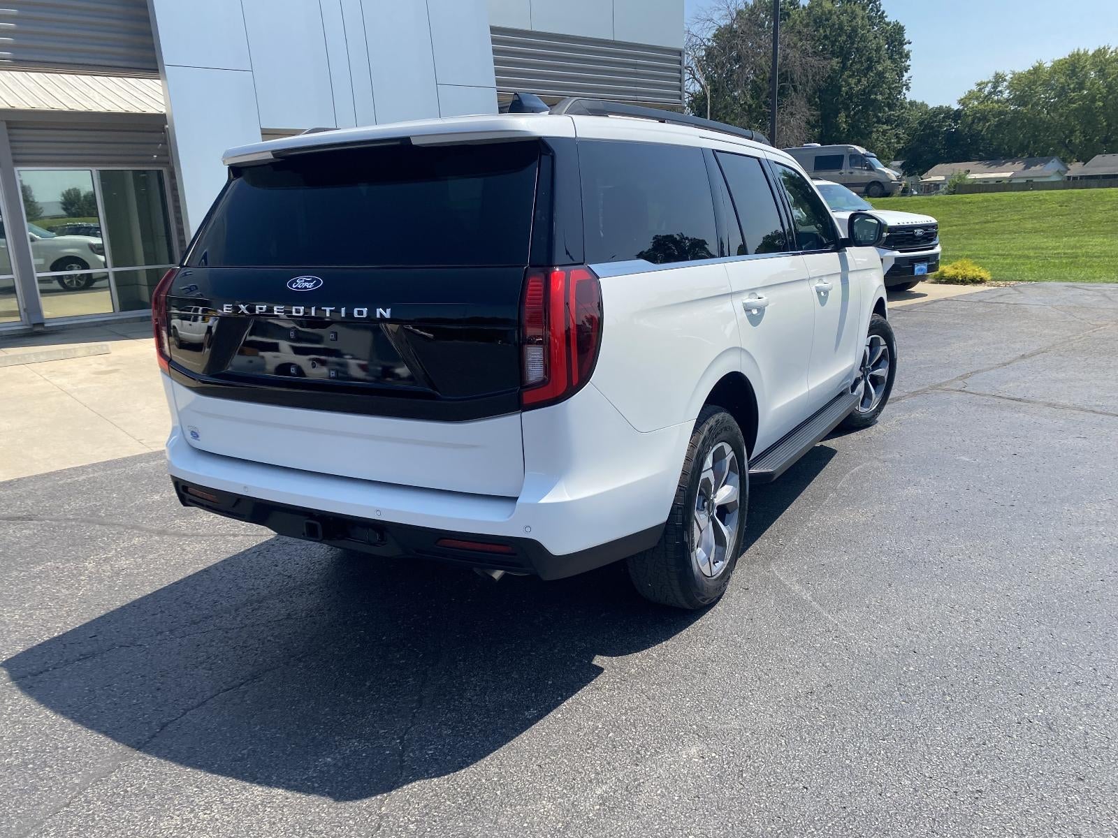 2027 Ford Expedition Active